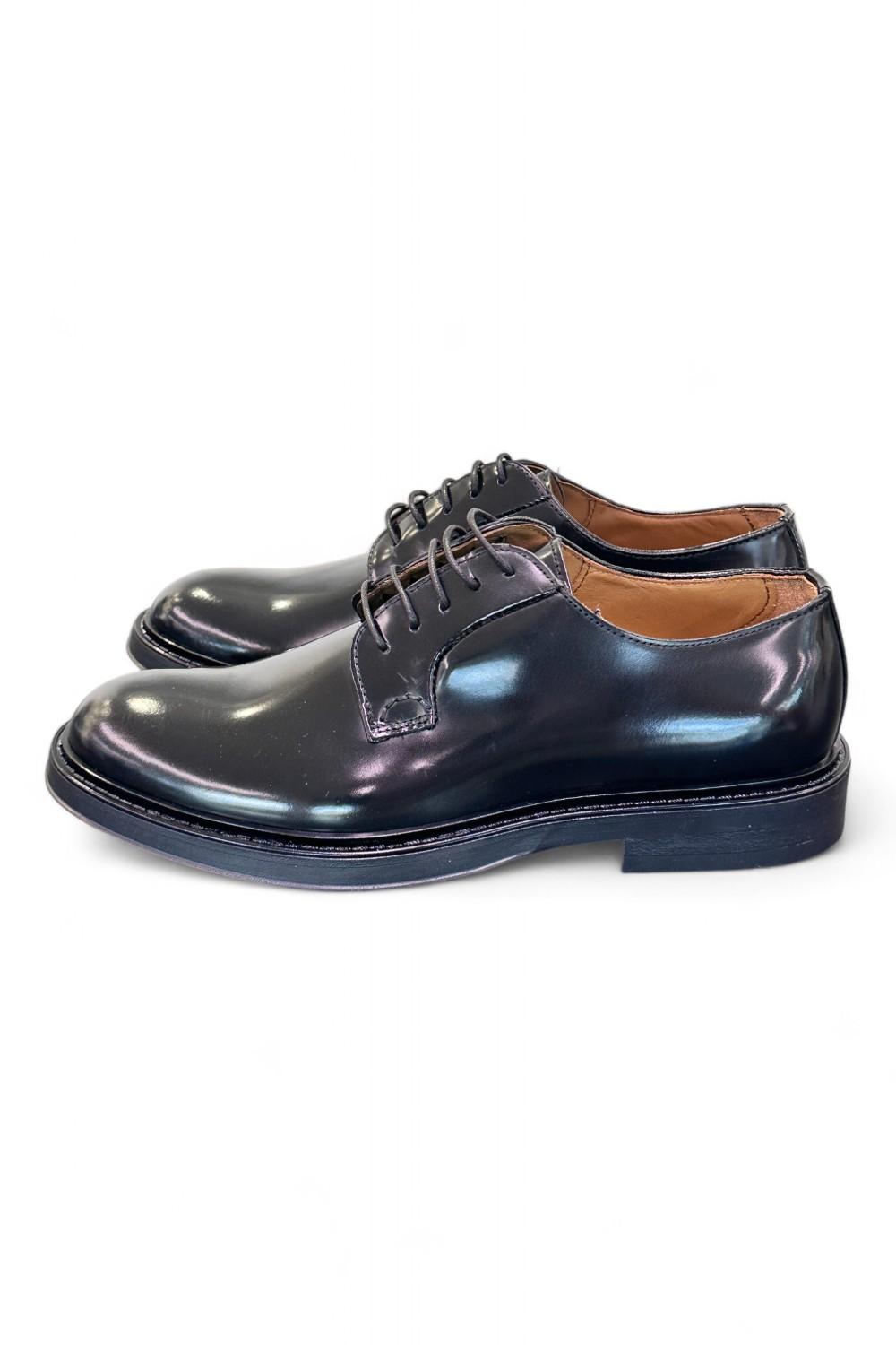 Scarpa allacciata liscia gomma Franco Fedele 