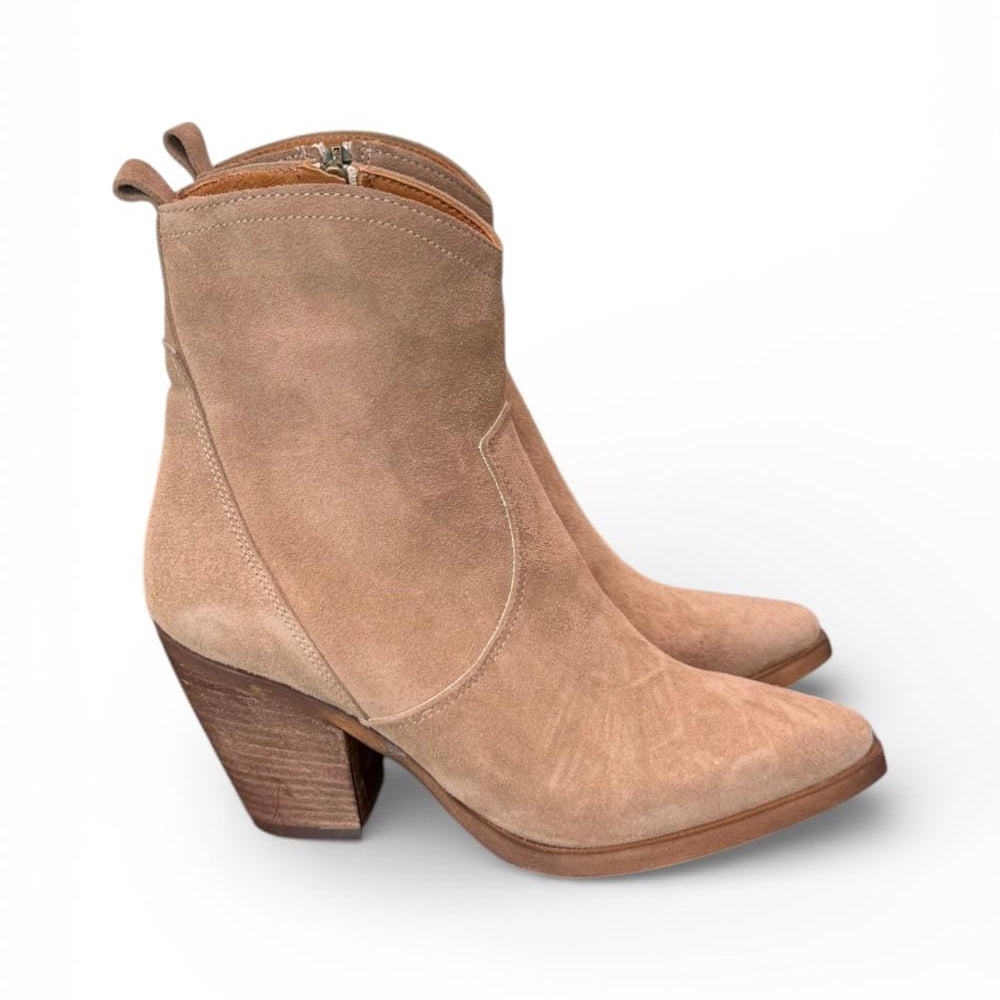 Stivaletto texano corto con tacco suede beige Ranye<BR/> 