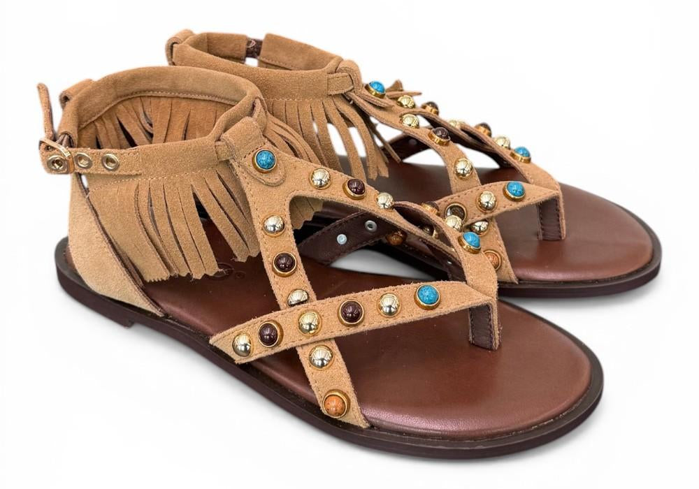 Sandalo con frange e borchie in suede tan Inuovo<BR/> 