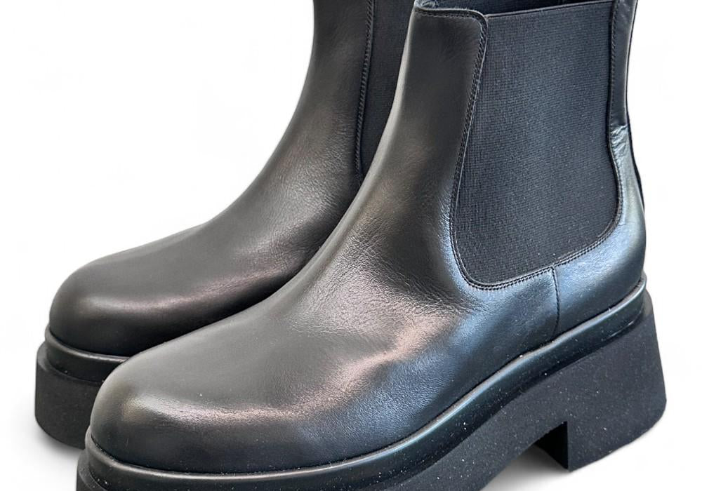 Stivaletto beatles nero con platform Albano 