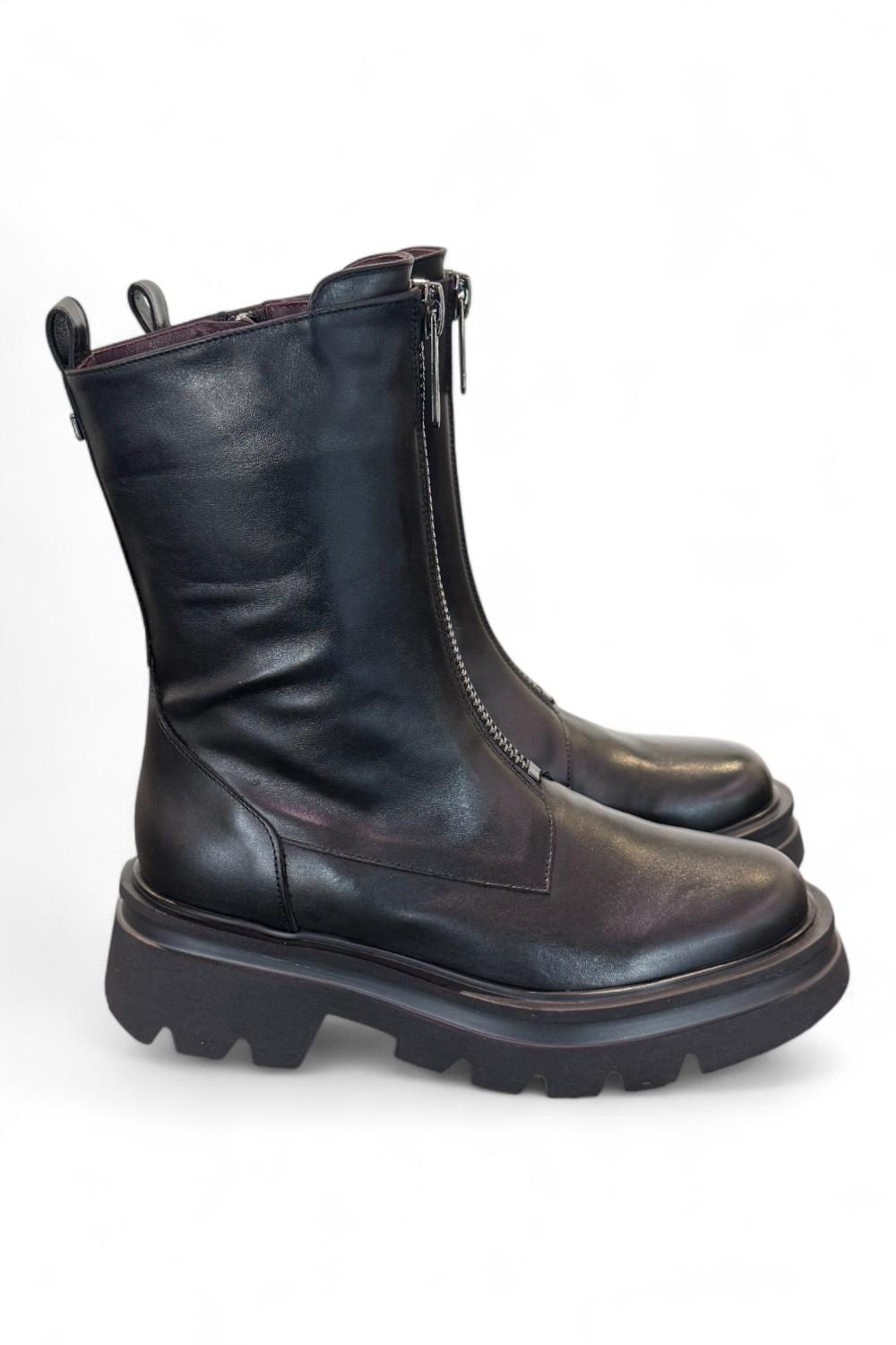 Stivaletto zip pelle nera  Lorenzo Mari 