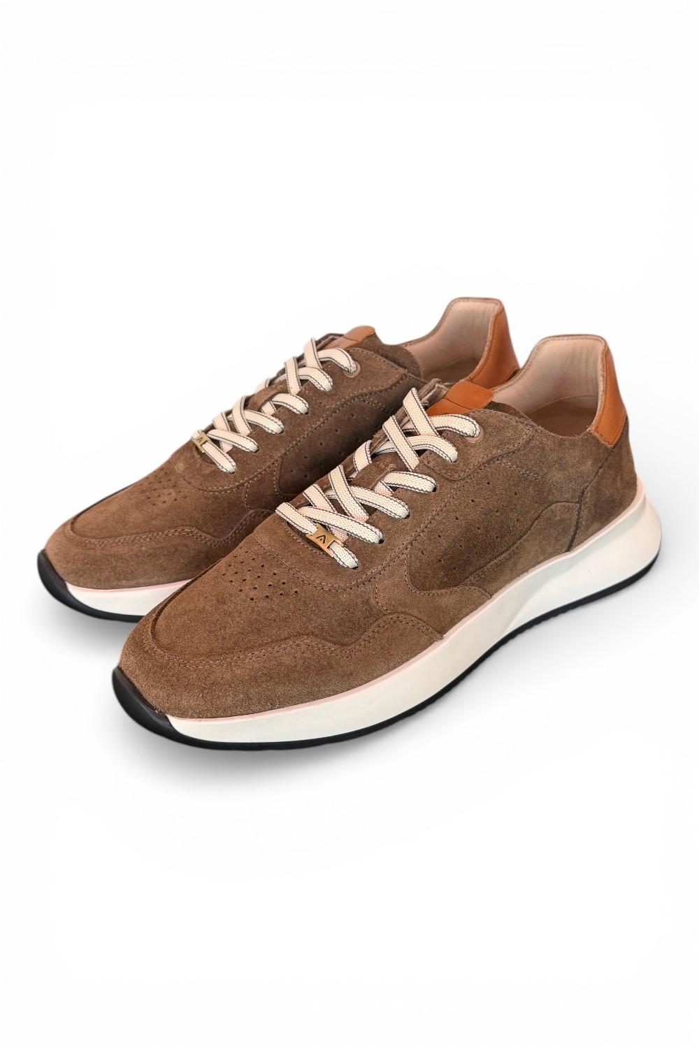 Sneaker run suede brown Ambitious 