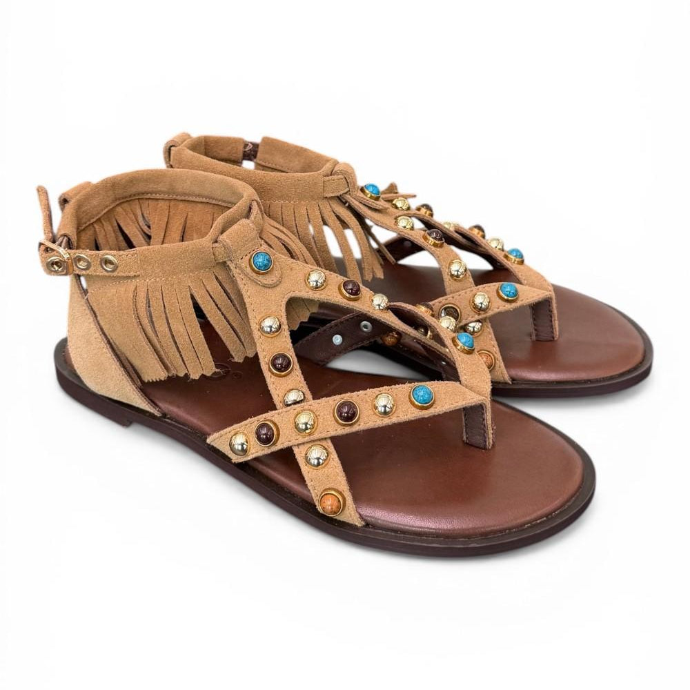 Sandalo con frange e borchie in suede tan Inuovo<BR/> 