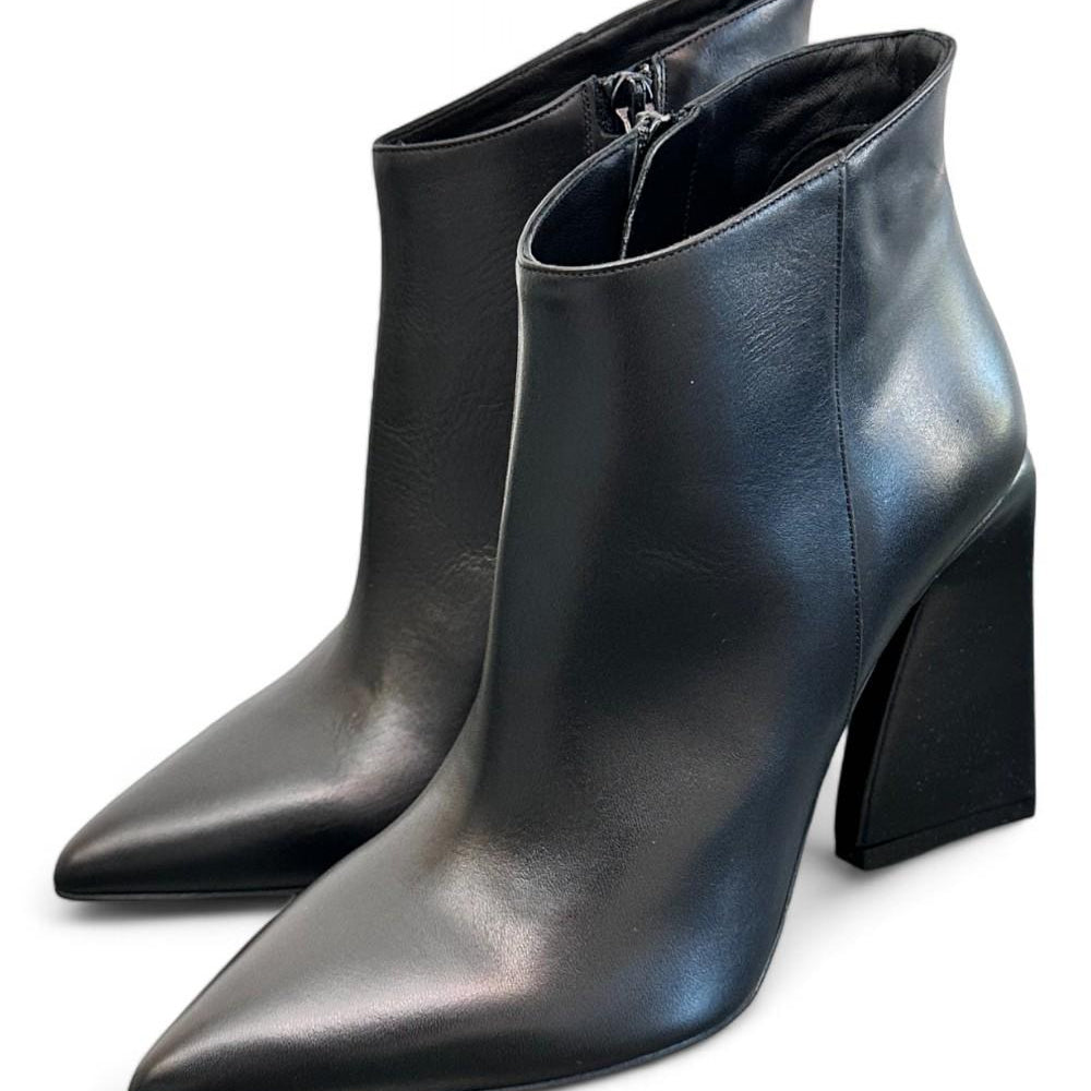 Stivaletto pelle nera tacco 90 Albano 