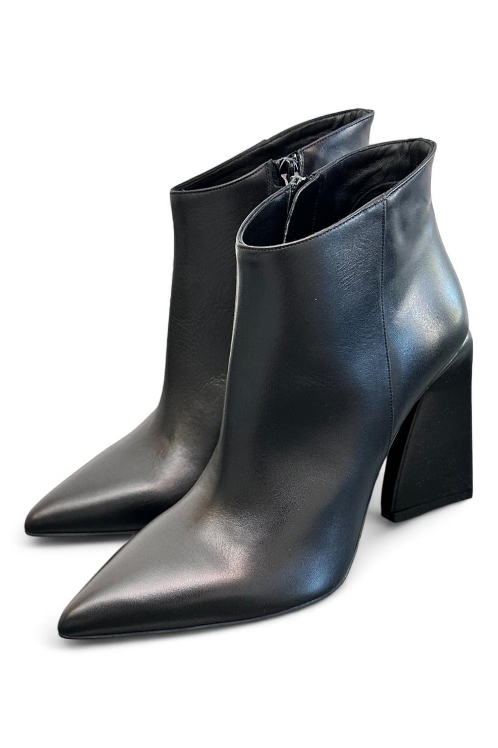 Stivaletto pelle nera tacco 90 Albano 