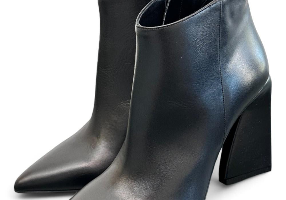 Stivaletto pelle nera tacco 90 Albano 