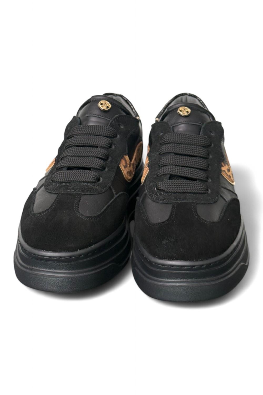 Sneaker donna pelle nera e leo Janet & Janet<BR/> 