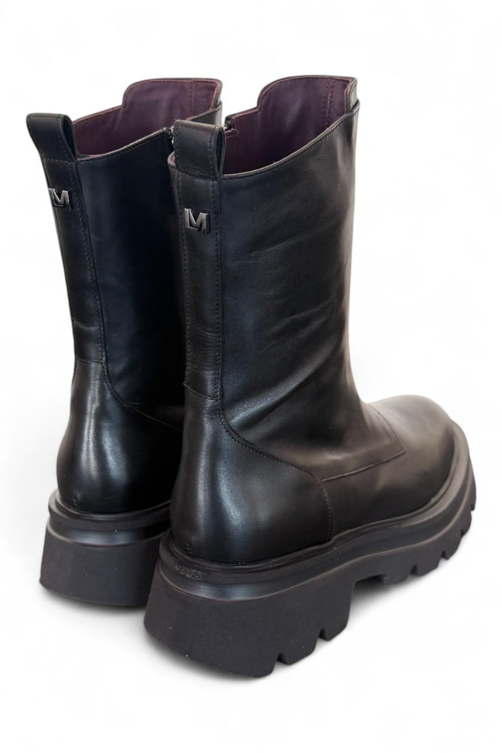 Stivaletto zip pelle nera  Lorenzo Mari 