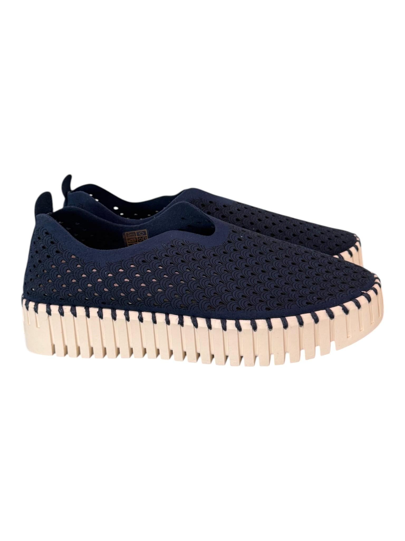 Scarpa traforata platform blu Ilse Jacobsen<BR/> 
