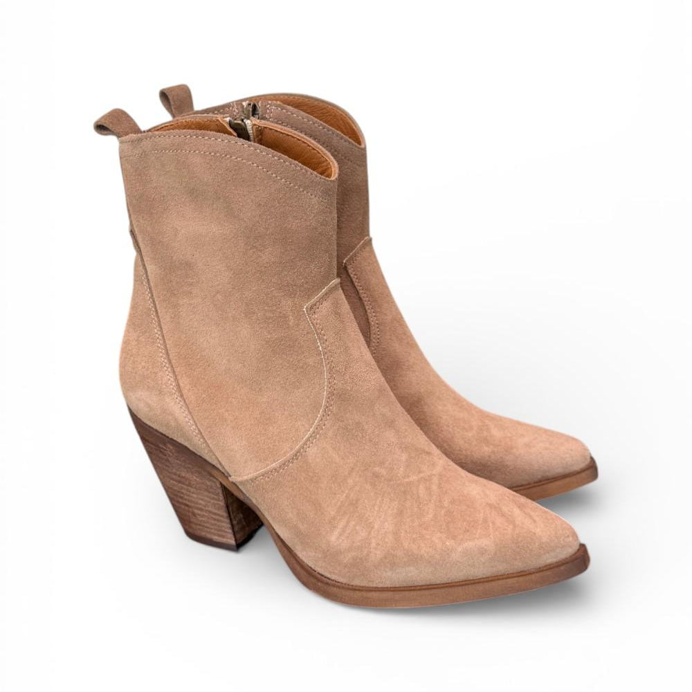 Stivaletto texano corto con tacco suede beige Ranye<BR/> 