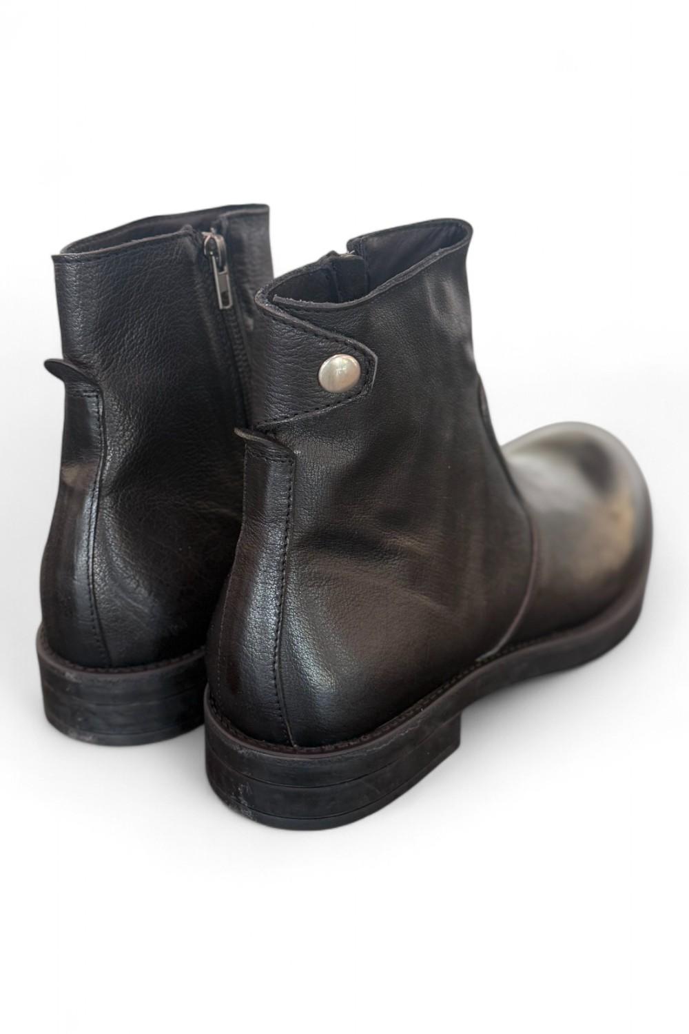 Stivaletto zip pelle nera Pawelks 
