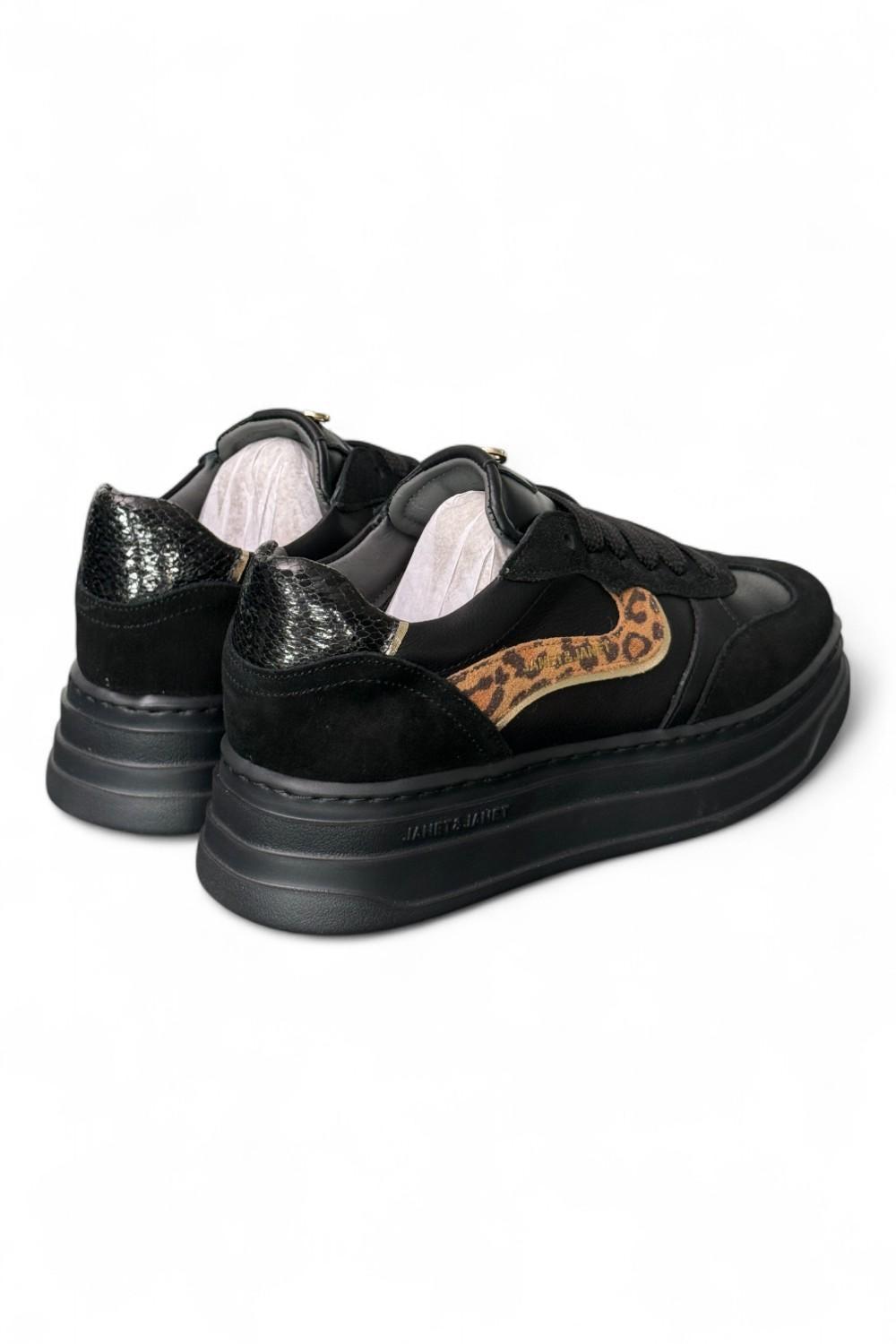 Sneaker donna pelle nera e leo Janet & Janet<BR/> 