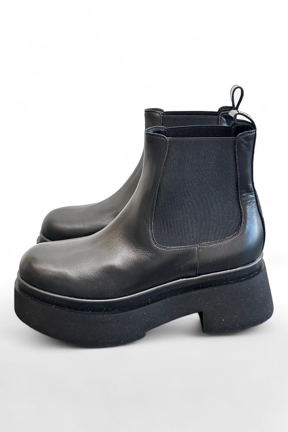 Stivaletto beatles nero con platform Albano 