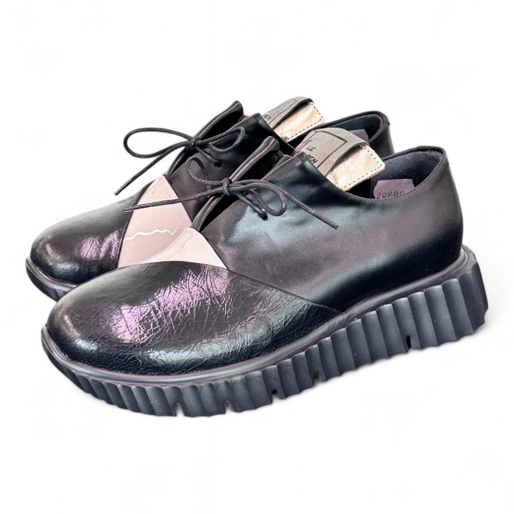 Scarpa allacciata sneaker Le Bohemien nero latte<BR/> <BR/> <BR/> 