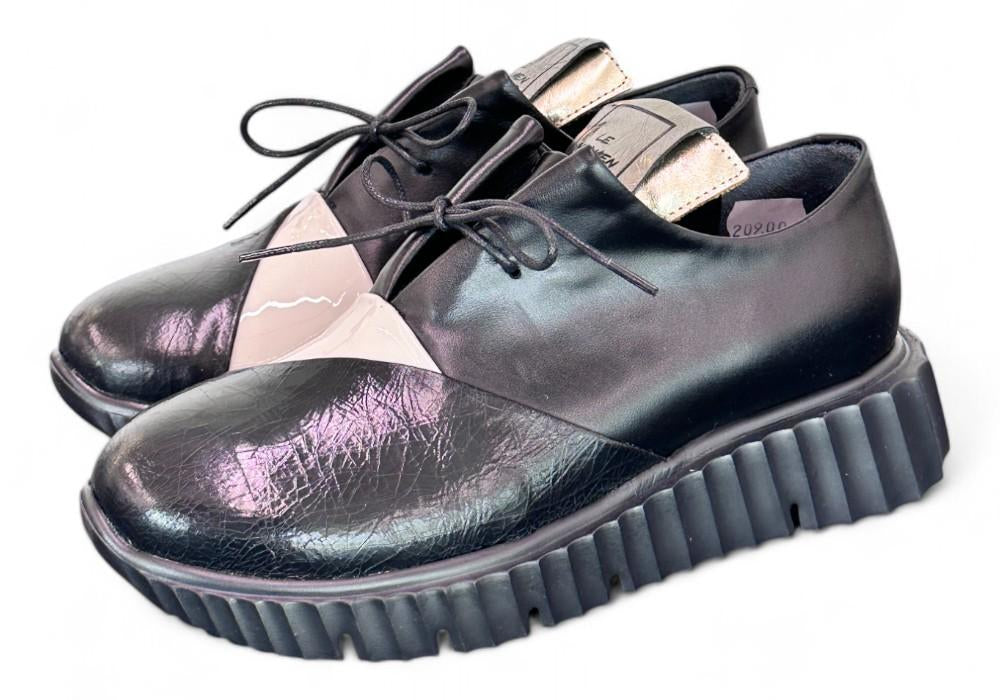 Scarpa allacciata sneaker Le Bohemien nero latte<BR/> <BR/> <BR/> 