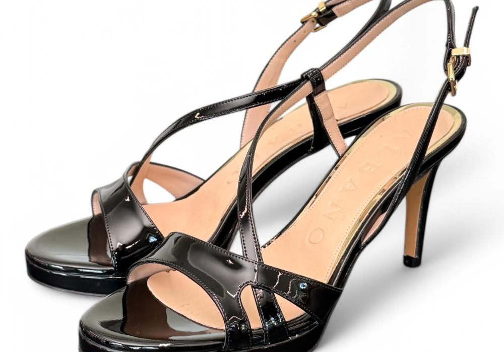Sandalo Albano nero in vernice con plateau 