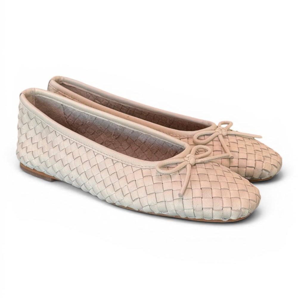 Ballerina intrecciata in pelle latte Inuovo<BR/> 