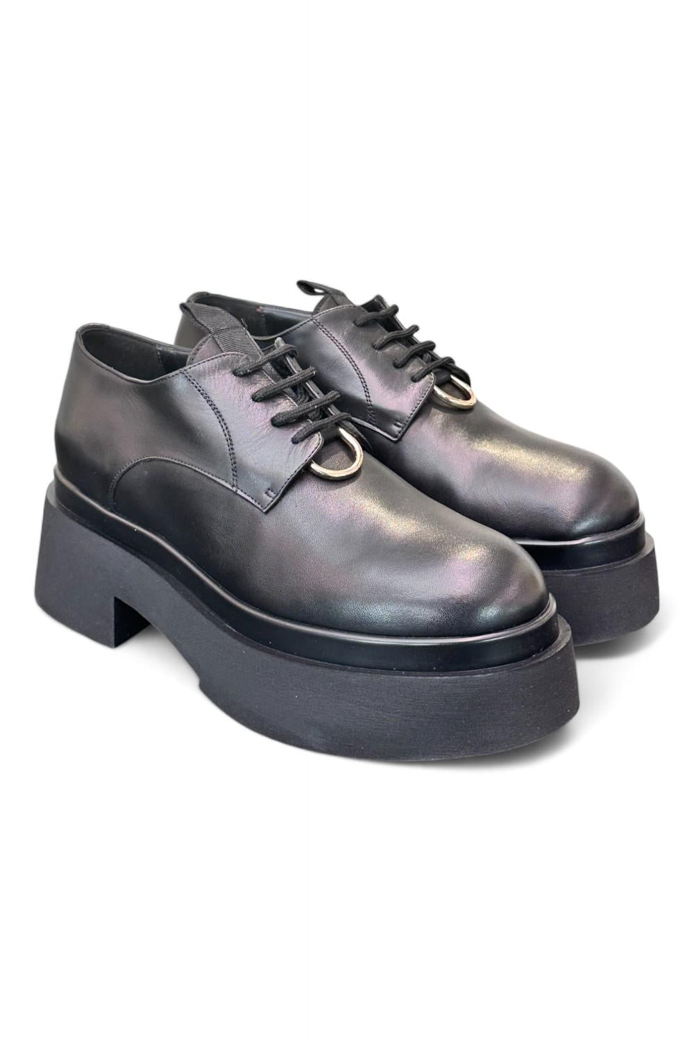 Scarpa allacciata nera con platform Albano 