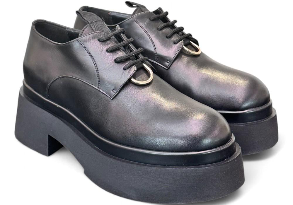 Scarpa allacciata nera con platform Albano 
