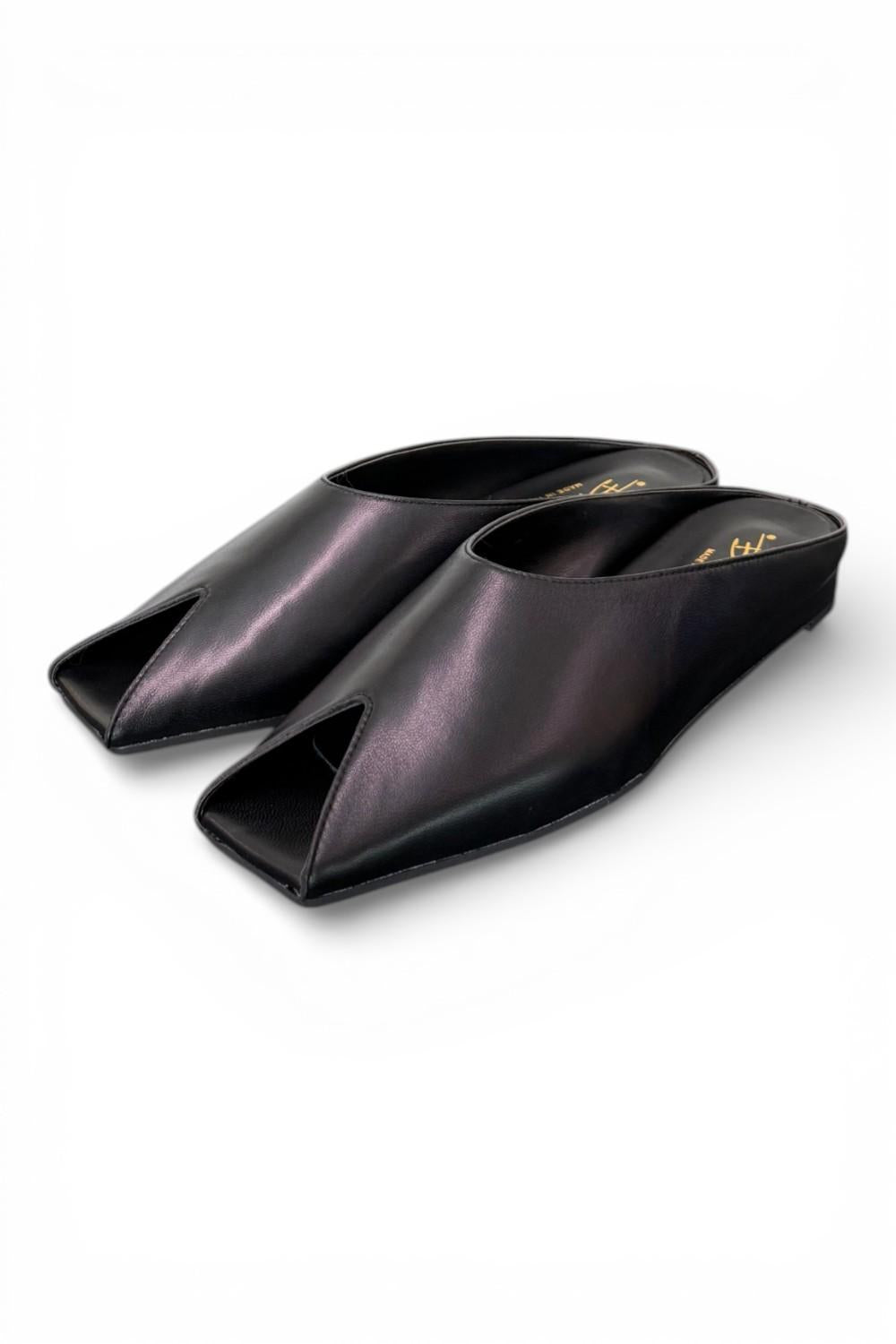 Ciabatta in pelle nera Bianca Di 